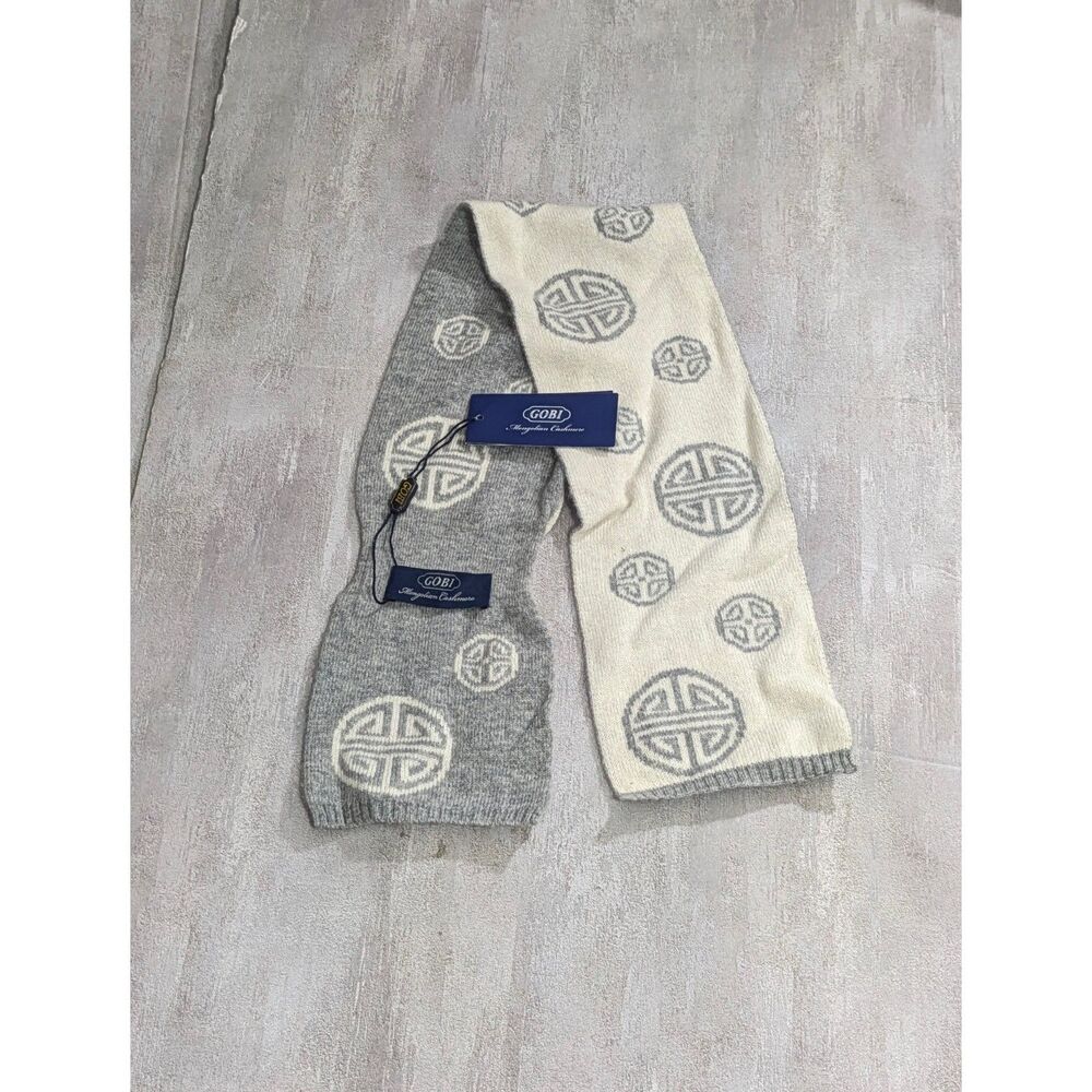 Pull-Through Keyhole Reversible Scarf - GOBI Mongolian Cashmere